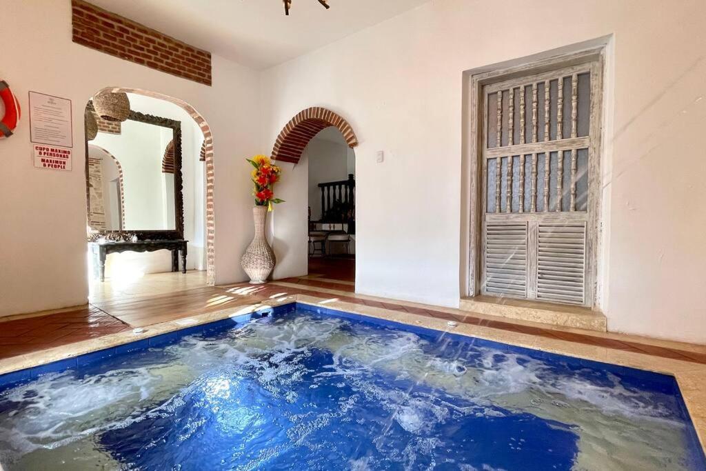 Сasa de vacaciones Gorgeous 8 Bedroom House W/ Pool In The Old City Cartagena