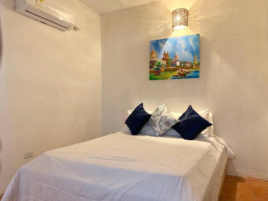 Gorgeous 8 Bedroom House W/ Pool In The Old City Сasa de vacaciones