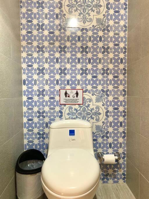 Gorgeous 8 Bedroom House W/ Pool In The Old City *