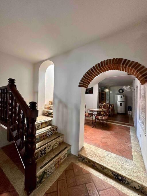 Gorgeous 8 Bedroom House W/ Pool In The Old City Сasa de vacaciones *