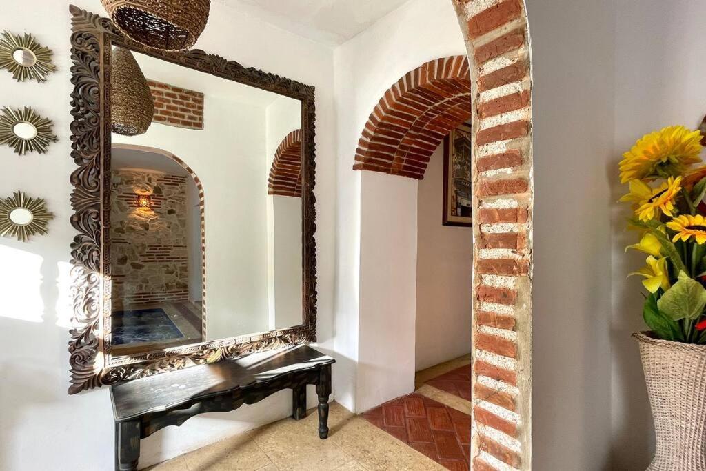 Gorgeous 8 Bedroom House W/ Pool In The Old City *