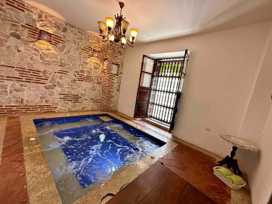 Gorgeous 8 Bedroom House W/ Pool In The Old City * Cartagena